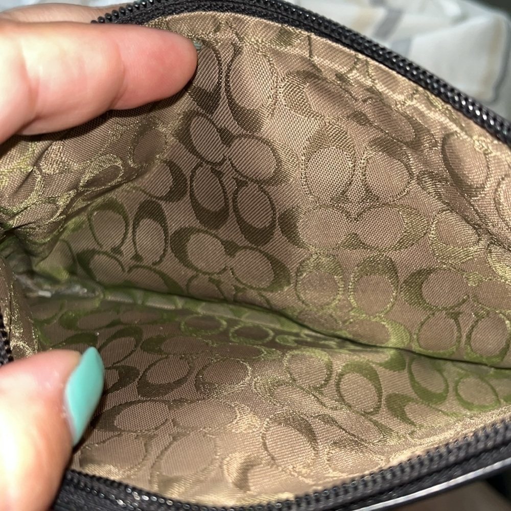 Coach Black Patent Leather Wristlet, Vintage - Picture 5 of 8